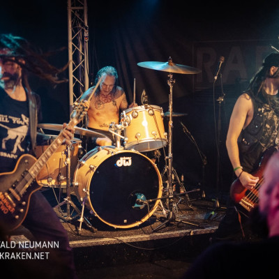 dopethrone-01